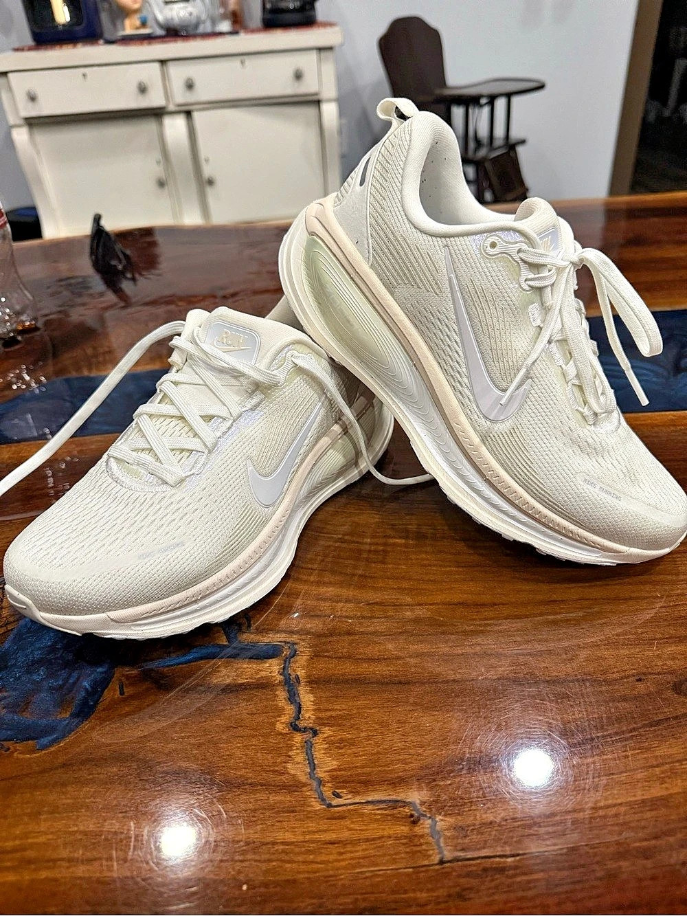 Nike Vomero 18 Women's White Athletic Shoes